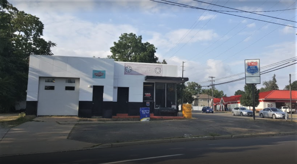 Hi-Way Tire is conveniently located at the corner of Lake Avenue & 1st Street in Massillon. Our address is 1307 1st Street NE, Massillon, Ohio 44646.